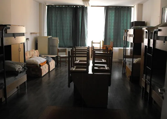 Pannonia אכסניה *